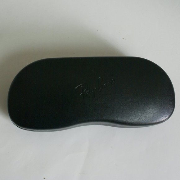 NWOT Original Ray Ban Black Faux Leather clamshell Case w/microfiber clean cloth - Picture 4 of 4
